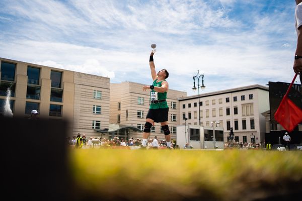 David Storl (SC DHfK Leipzig e.V.) beim Kugelstossen waehrend der deutschen Leichtathletik-Meisterschaften auf dem Pariser Platz am 24.06.2022 in Berlin